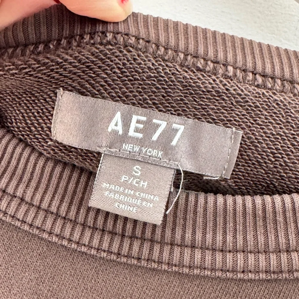 American Eagle AE77 Premium Relaxed Cropped Sweatshirt Organic Cotton Brown Sz S - Picture 5 of 8